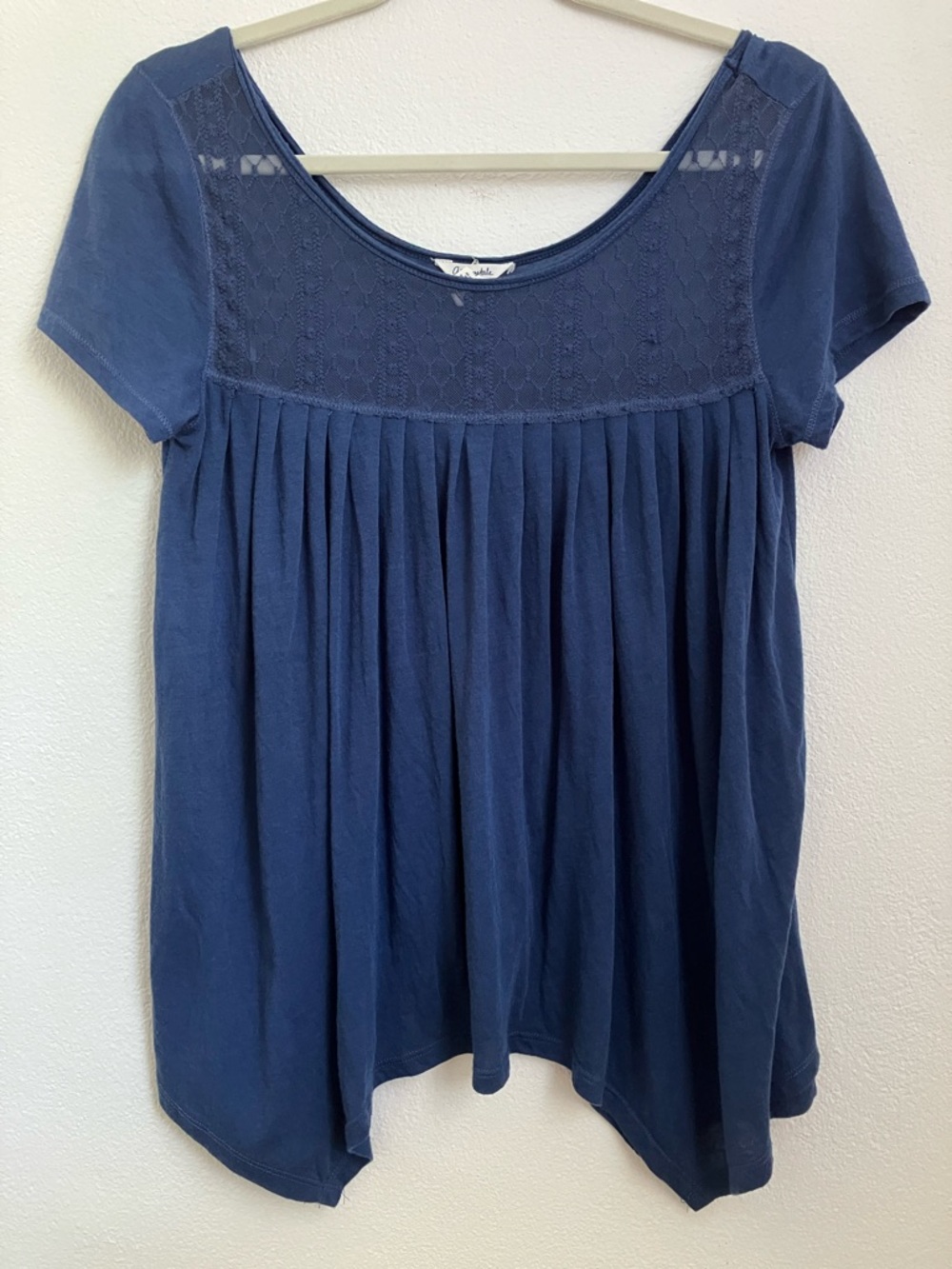 Aeropostale Navy Blue Short Sleeve Pleated Lace Asymmetrical Lightweight Top